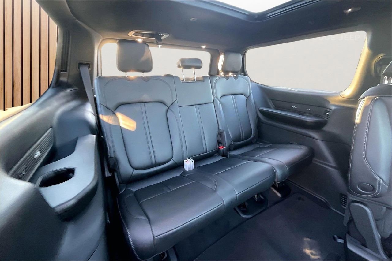 New 2026 Jeep Grand Wagoneer Limited AWD/4WD image 26