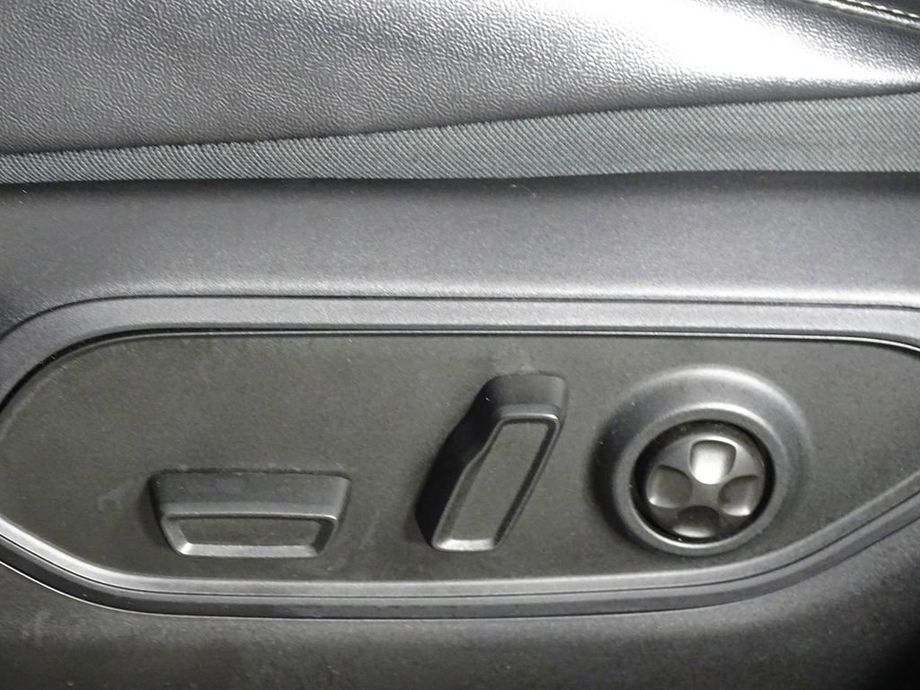 Used 2023 Jeep Grand Cherokee 4WD 4xe image 23