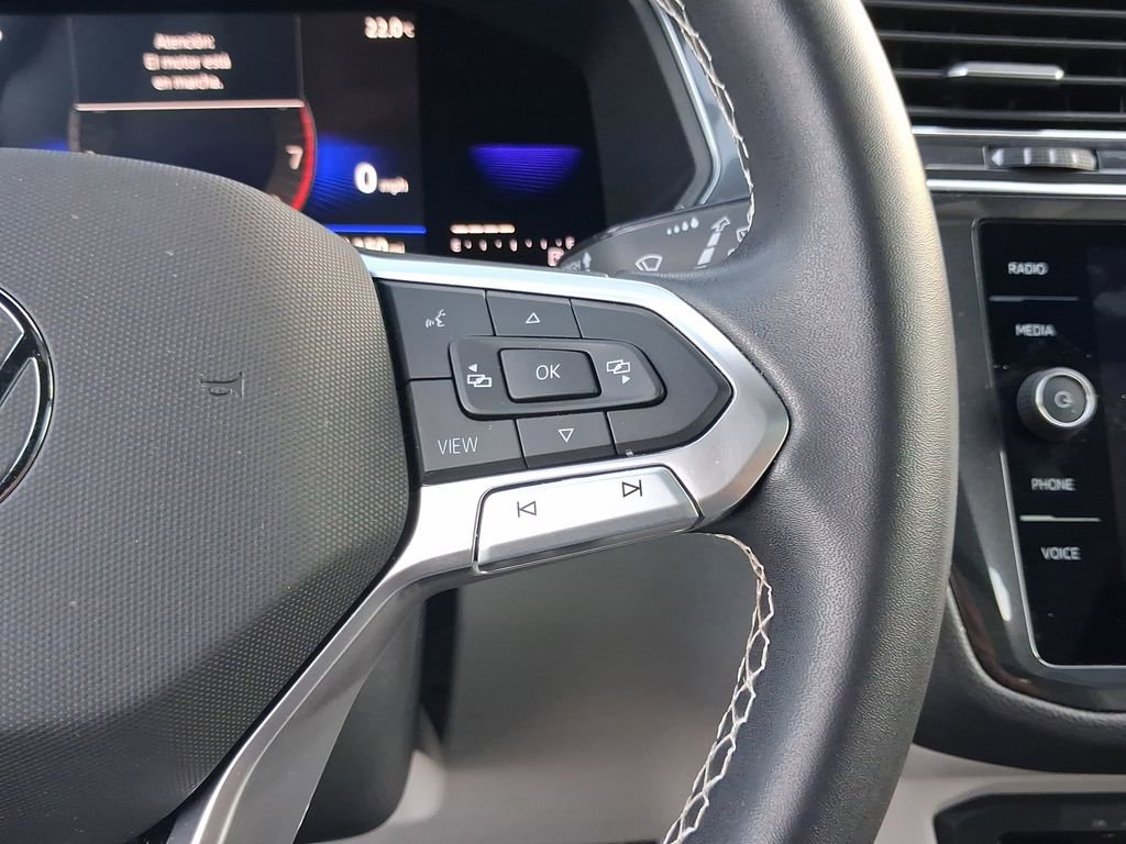 Used 2023 Volkswagen Tiguan SE R-Line image 21