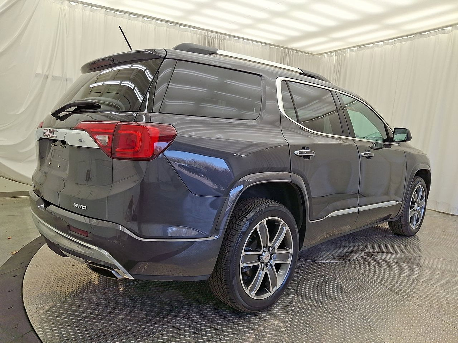 Used 2017 GMC Acadia Denali w/ Technology Package image 25