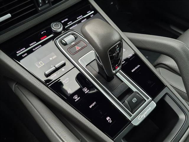 Used 2023 Porsche Cayenne AWD/4WD image 12