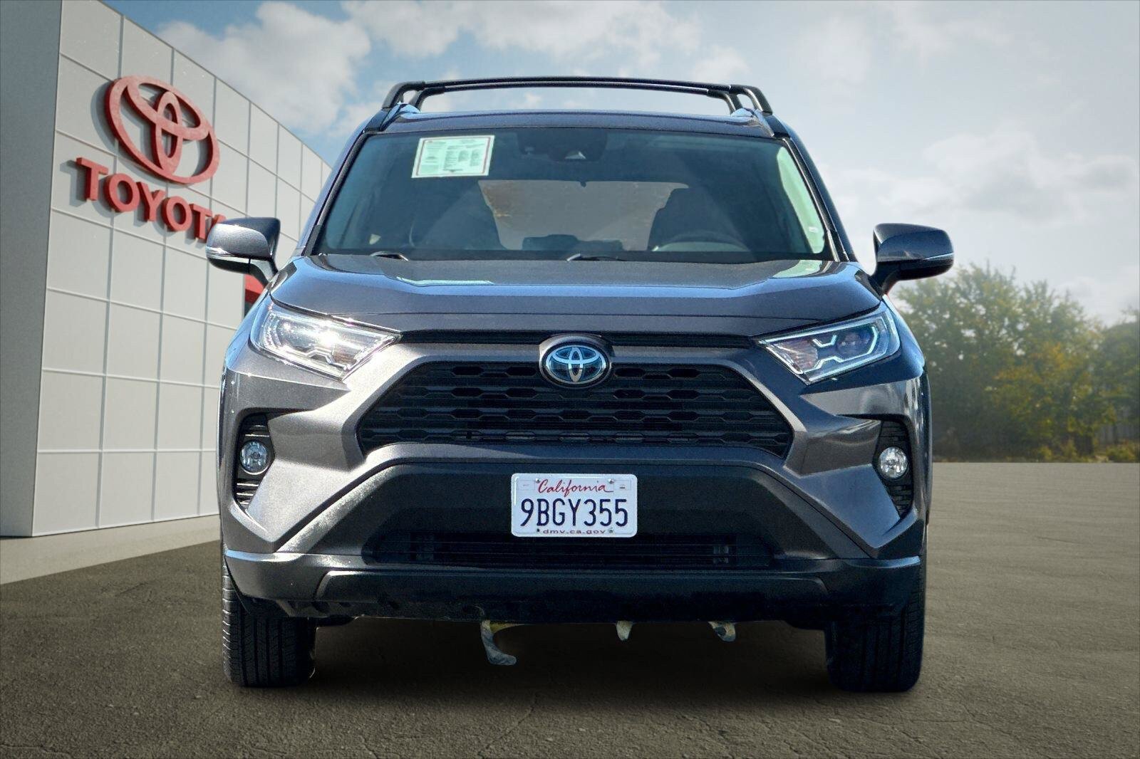 Certified 2020 Toyota RAV4 XLE w/ Convenience Package AWD/4WD image 8