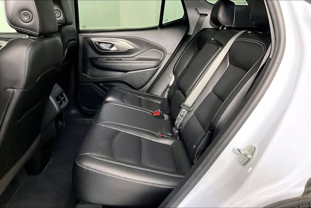 Used 2022 GMC Terrain SLT w/ Infotainment Package II AWD/4WD image 3