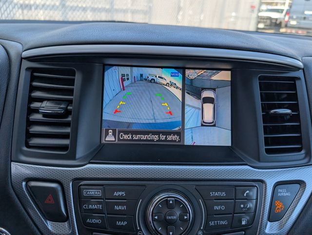 Used 2018 Nissan Pathfinder SL image 5