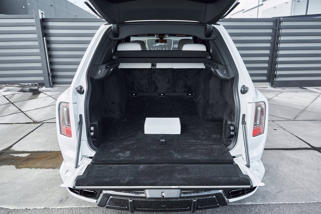 Used 2026 Rolls-Royce Cullinan image 19