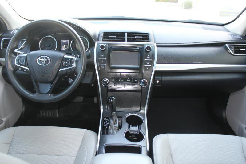 Used 2017 Toyota Camry SE FWD image 19