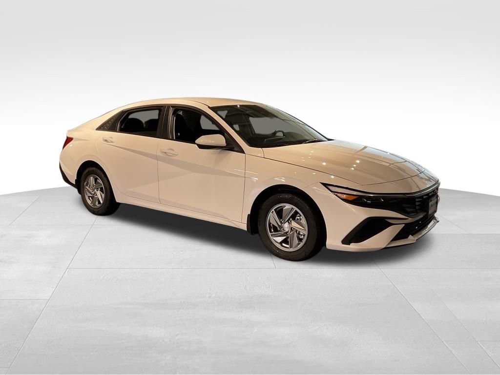 New 2026 Hyundai Elantra SE