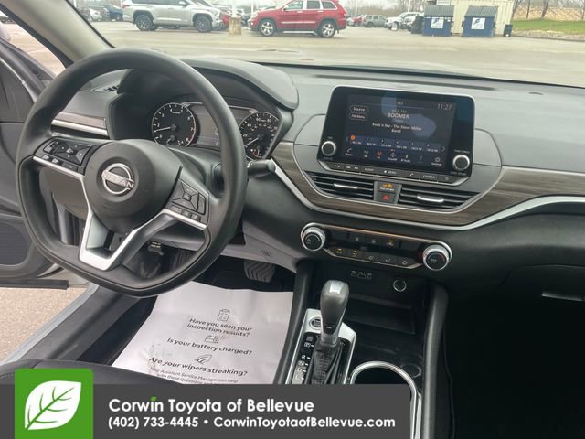 Used 2024 Nissan Altima 2.5 SV image 14