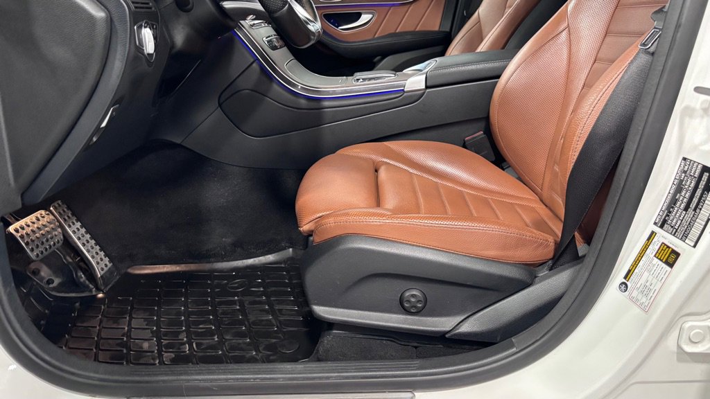 Used 2021 Mercedes-Benz GLC 43 AMG 4MATIC image 11