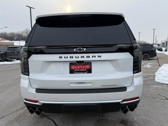Used 2025 Chevrolet Suburban Premier image 5