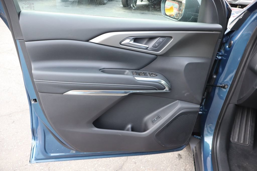 New 2026 Chevrolet Traverse LT w/ Midnight/Sport Edition image 4