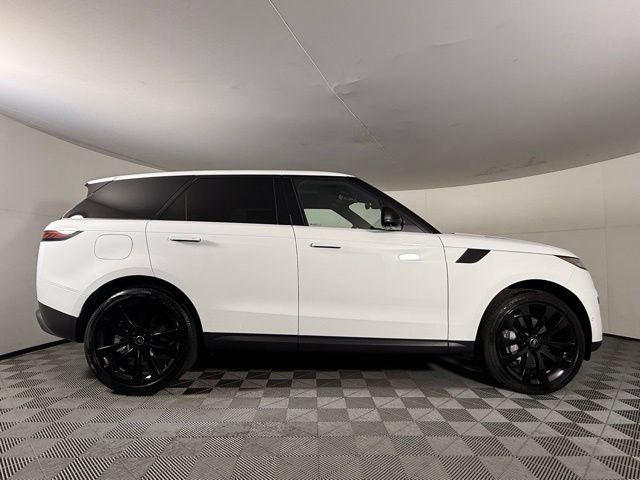 Used 2025 Land Rover Range Rover Sport SE AWD/4WD image 9
