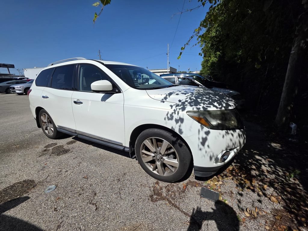 Used 2014 Nissan Pathfinder Platinum w/ Platinum Premium Package FWD image 1