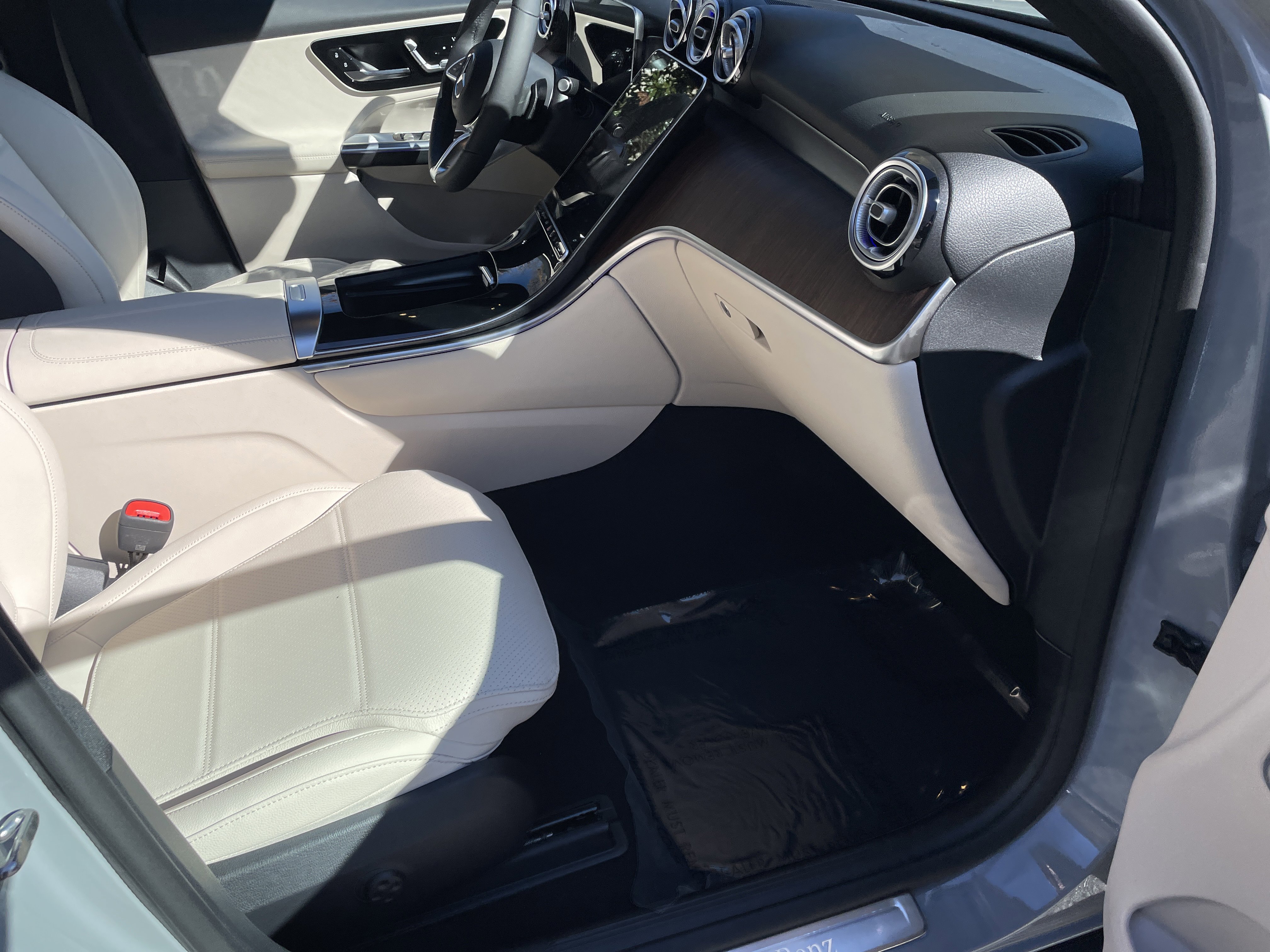 New 2026 Mercedes-Benz GLC 300 image 43