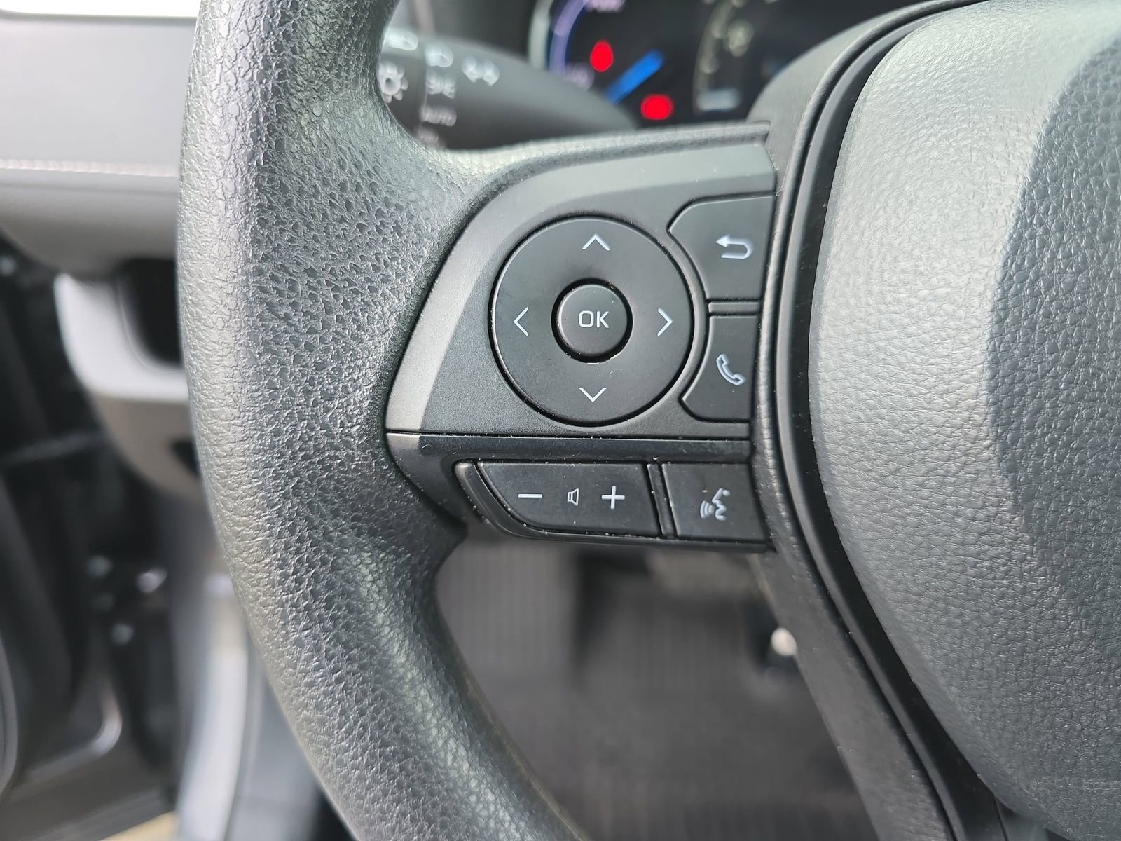 Used 2024 Toyota RAV4 XLE image 22