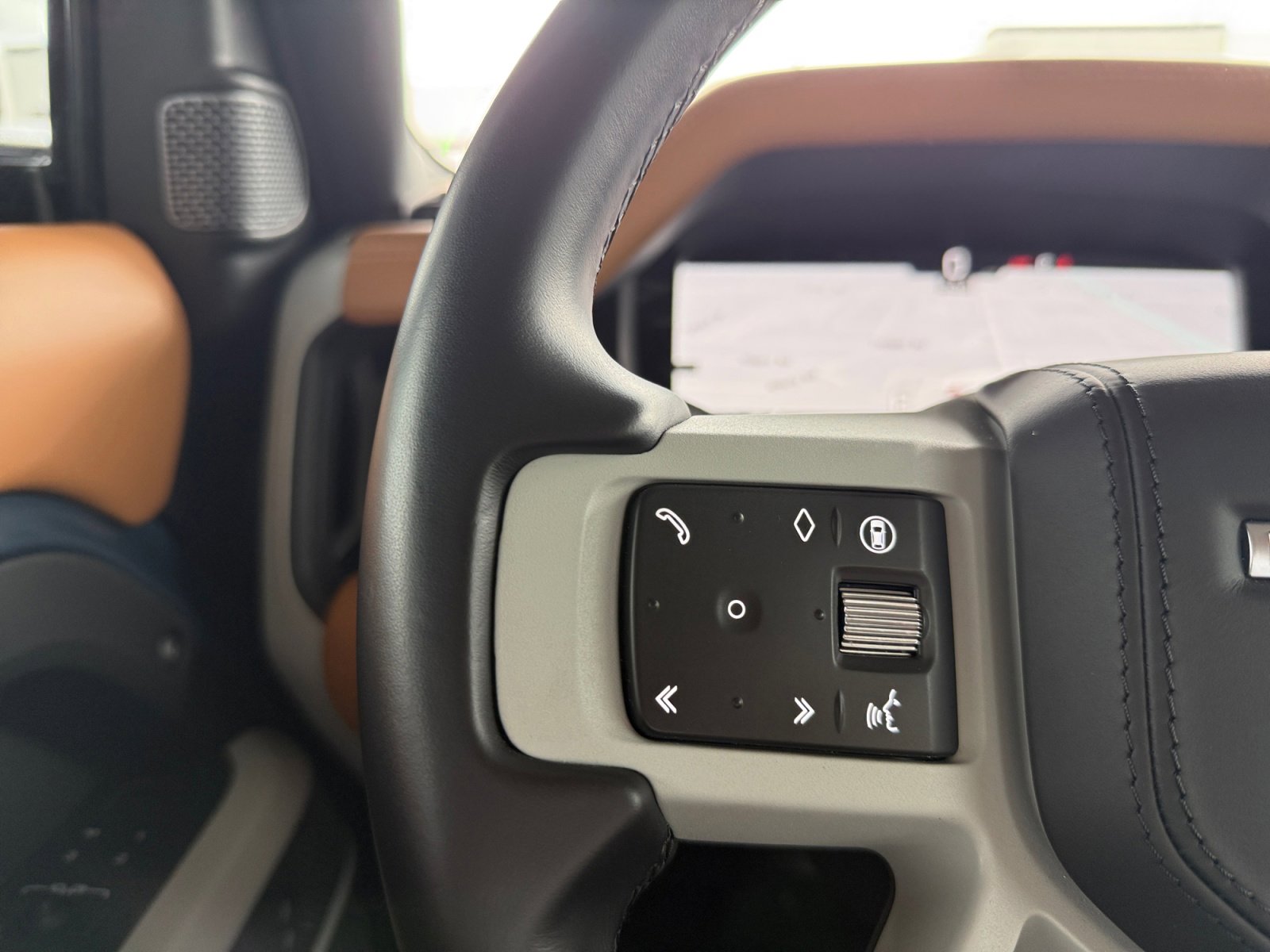 Used 2024 Land Rover Defender 90 S AWD/4WD image 19