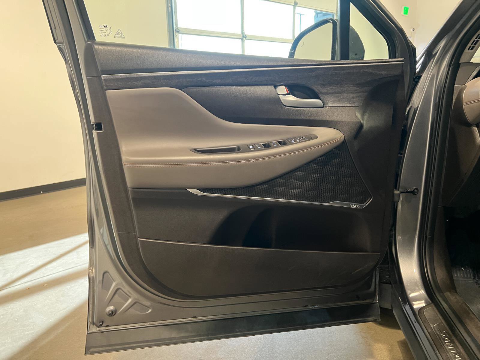 Used 2019 Hyundai Santa Fe Limited image 27