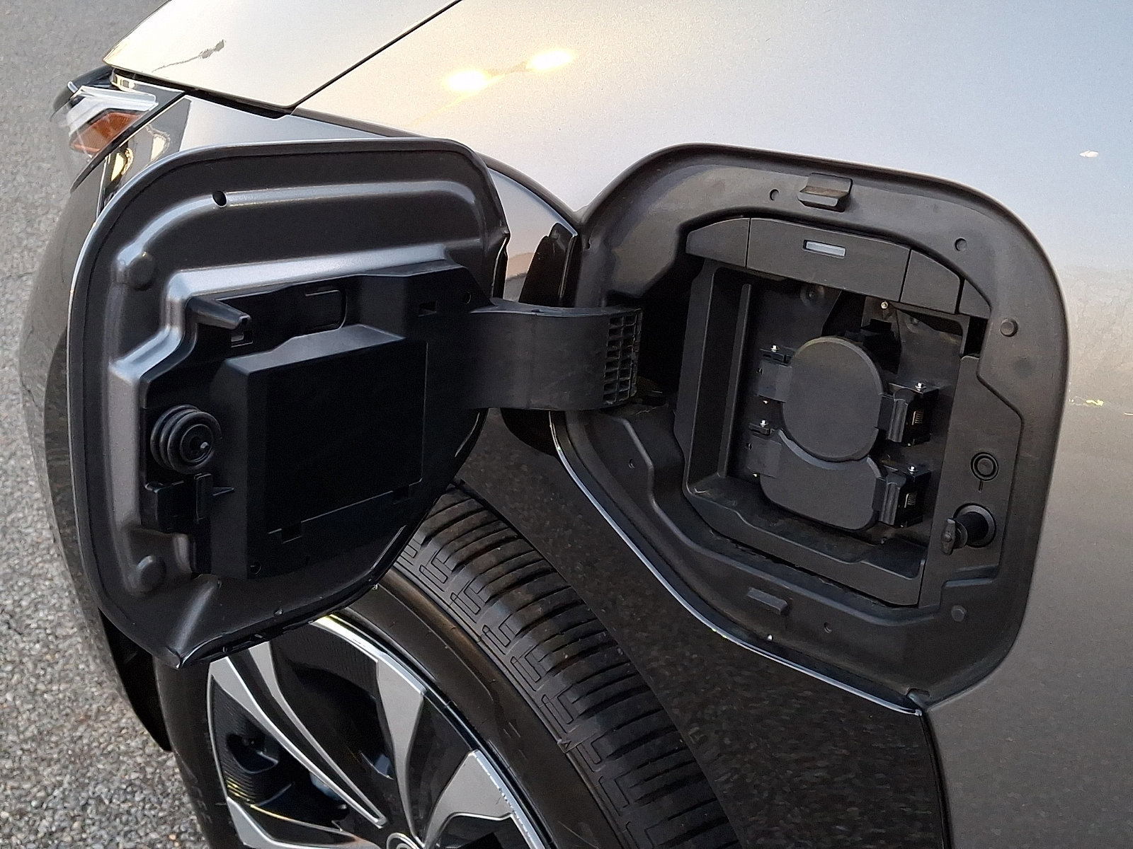 Certified 2025 Toyota bZ4X XLE image 30