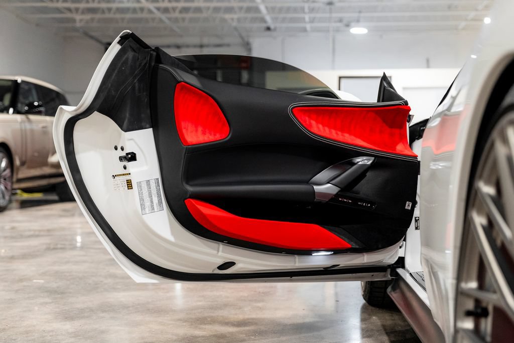 Used 2022 Ferrari SF90 Spider AWD/4WD image 32
