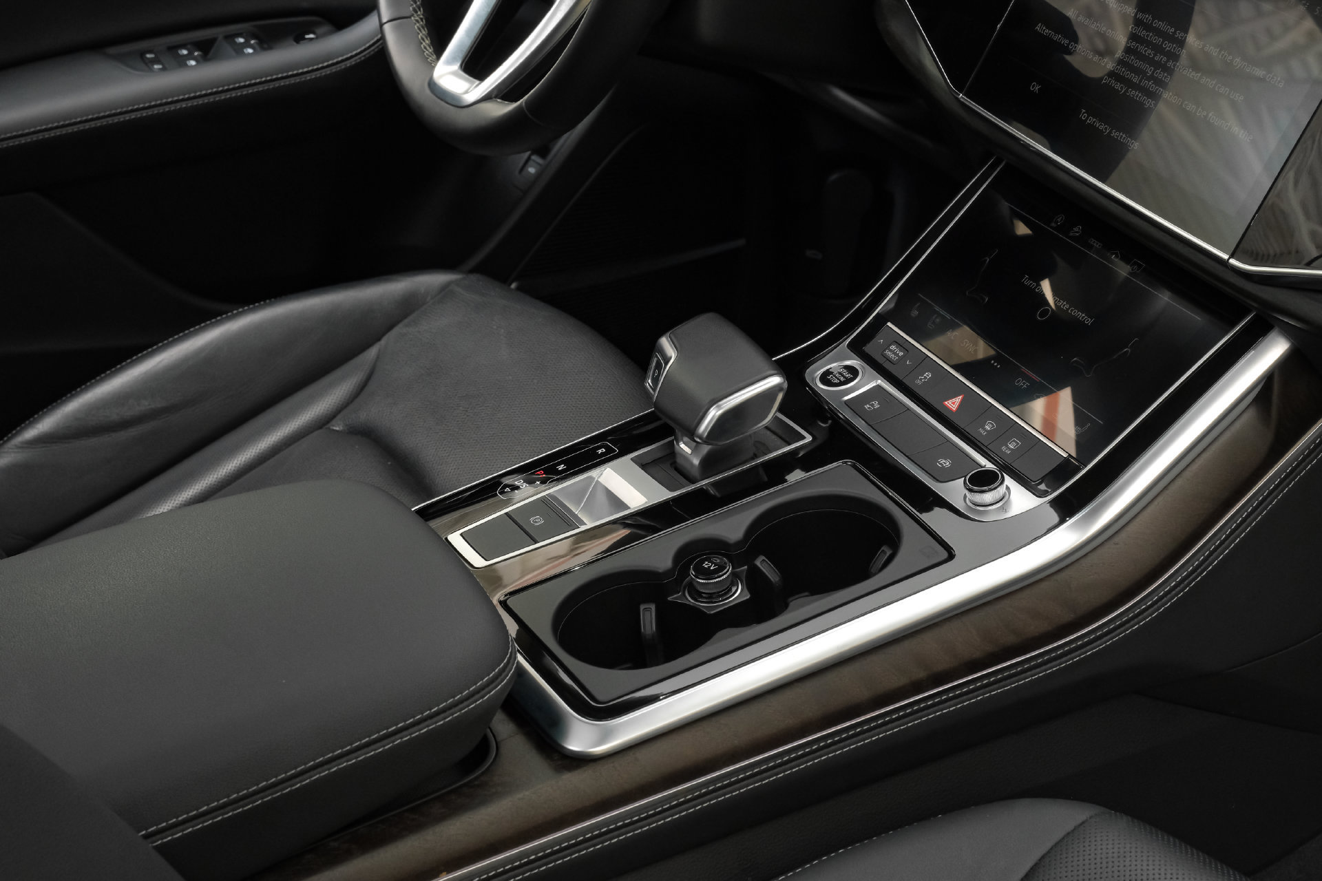 Used 2023 Audi Q8 Premium Plus w/ Premium Plus Package AWD/4WD image 28