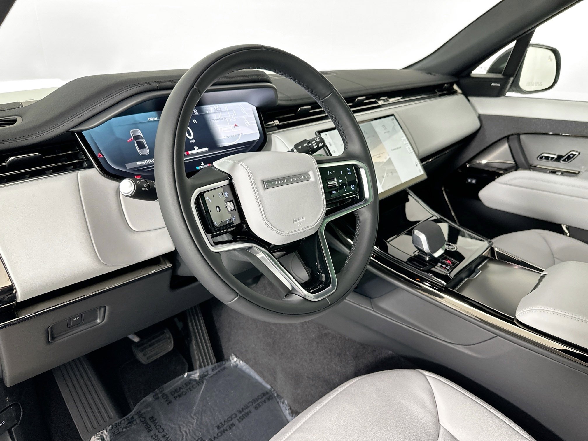 Used 2025 Land Rover Range Rover Sport image 10
