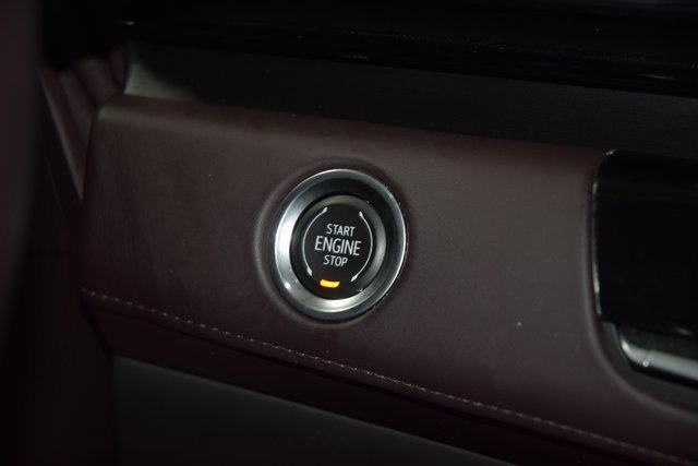 Used 2023 Cadillac Escalade Sport Platinum w/ LPO, ONYX Package image 33