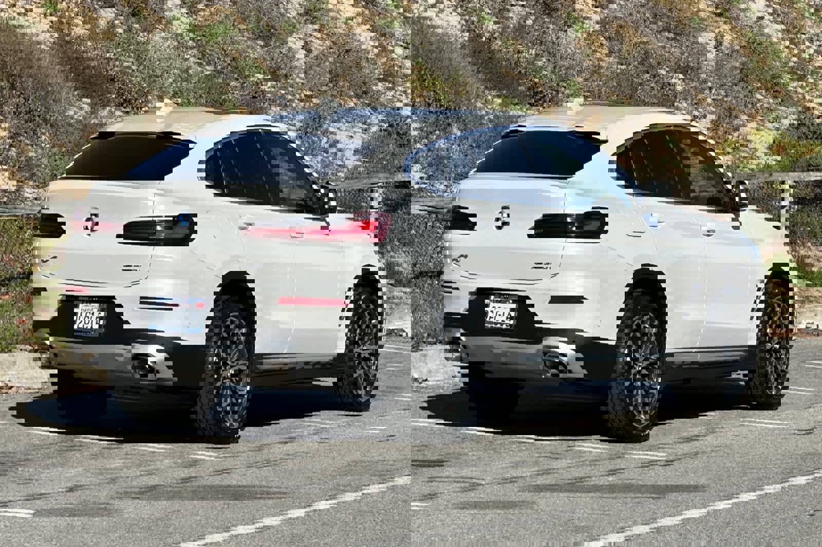 Certified 2023 BMW X4 xDrive30i w/ Premium Package image 2