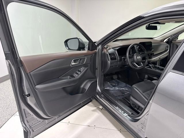 Used 2023 Nissan Rogue Platinum w/ Platinum Premium Package AWD/4WD image 11