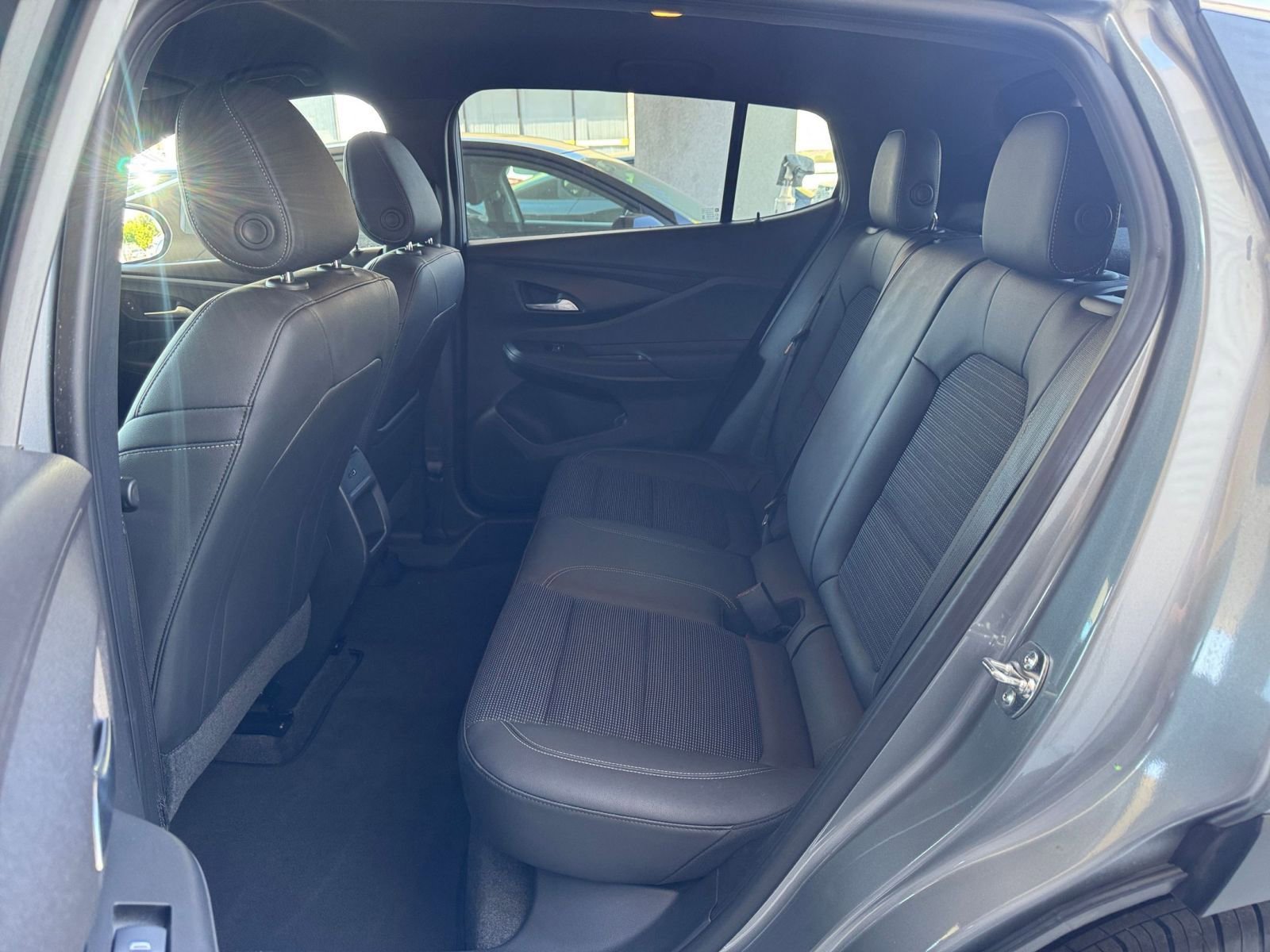 Used 2025 Buick Envista Preferred image 25