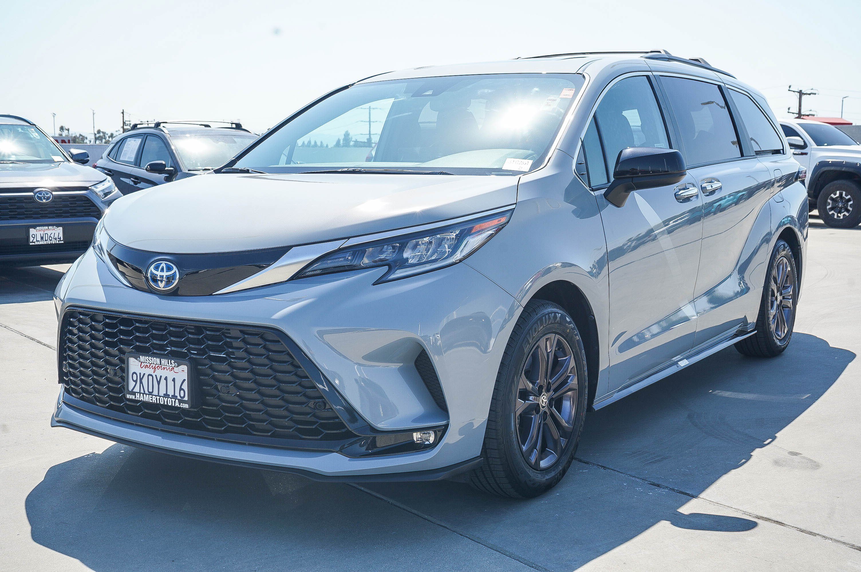Certified 2024 Toyota Sienna XSE w/ XSE Plus Package AWD/4WD image 3