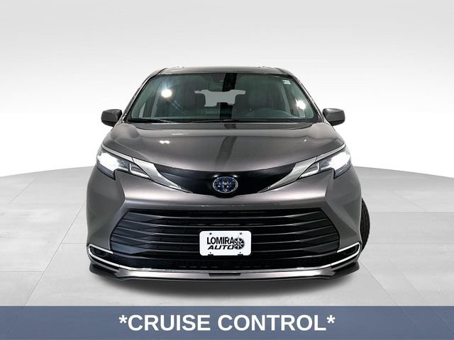 Used 2022 Toyota Sienna LE FWD image 3