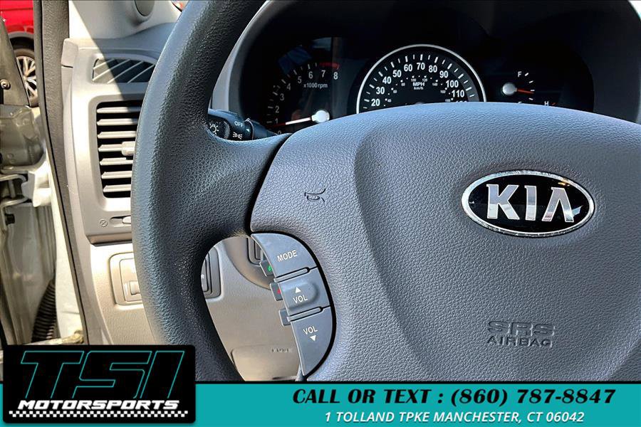 Used 2014 Kia Sedona LX image 18