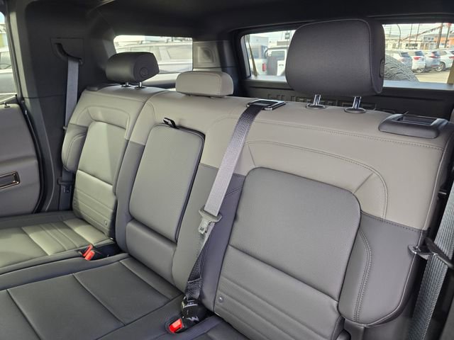 New 2025 GMC Hummer EV 3X w/ LPO, Roof Cross Rail Package image 17