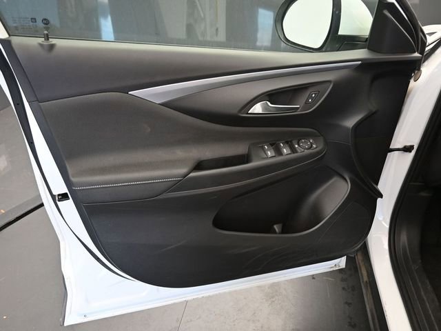 Used 2025 Buick Envista Preferred image 17