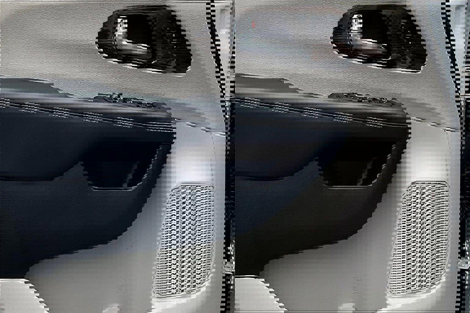 Used 2023 Chrysler Pacifica Limited image 20