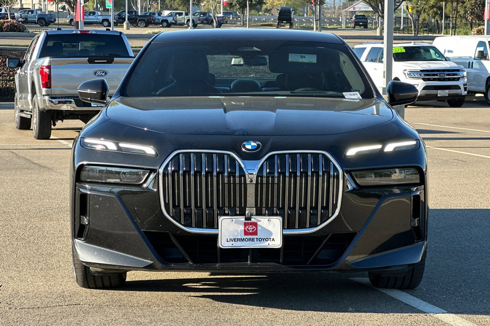 Used 2025 BMW 740i RWD image 9