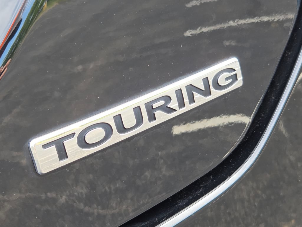 Certified 2025 Honda Pilot Touring image 21