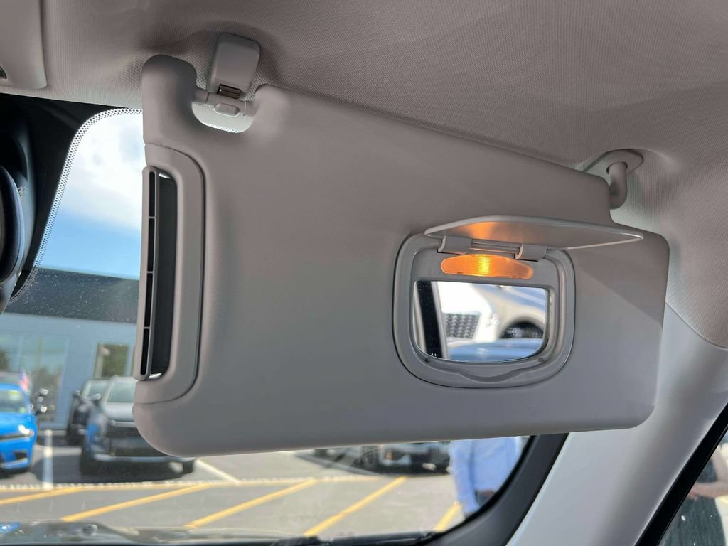 Used 2018 Jeep Renegade Latitude w/ Cold Weather Group AWD/4WD image 34
