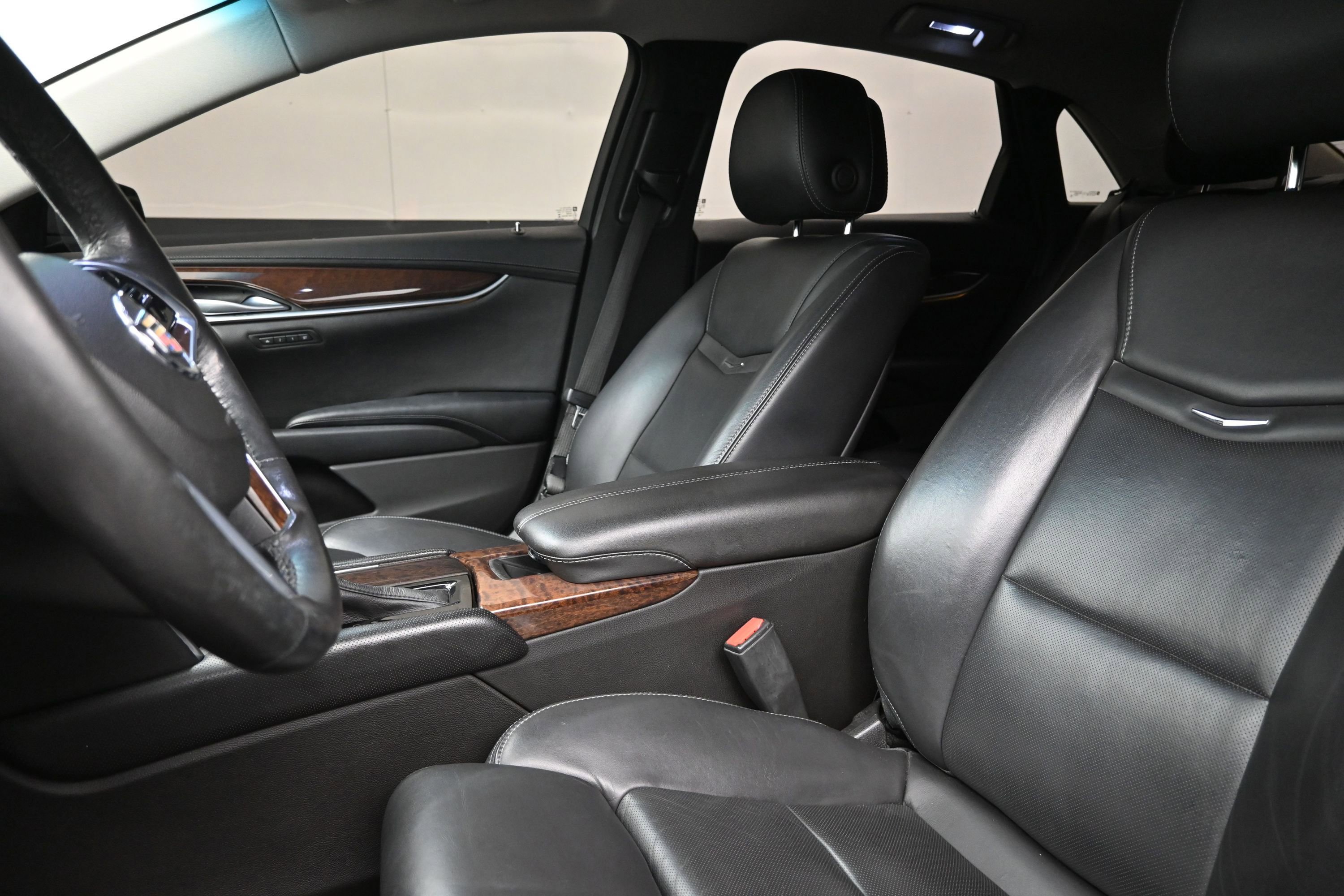 Used 2014 Cadillac XTS Luxury w/ Driver Awareness Package FWD image 11