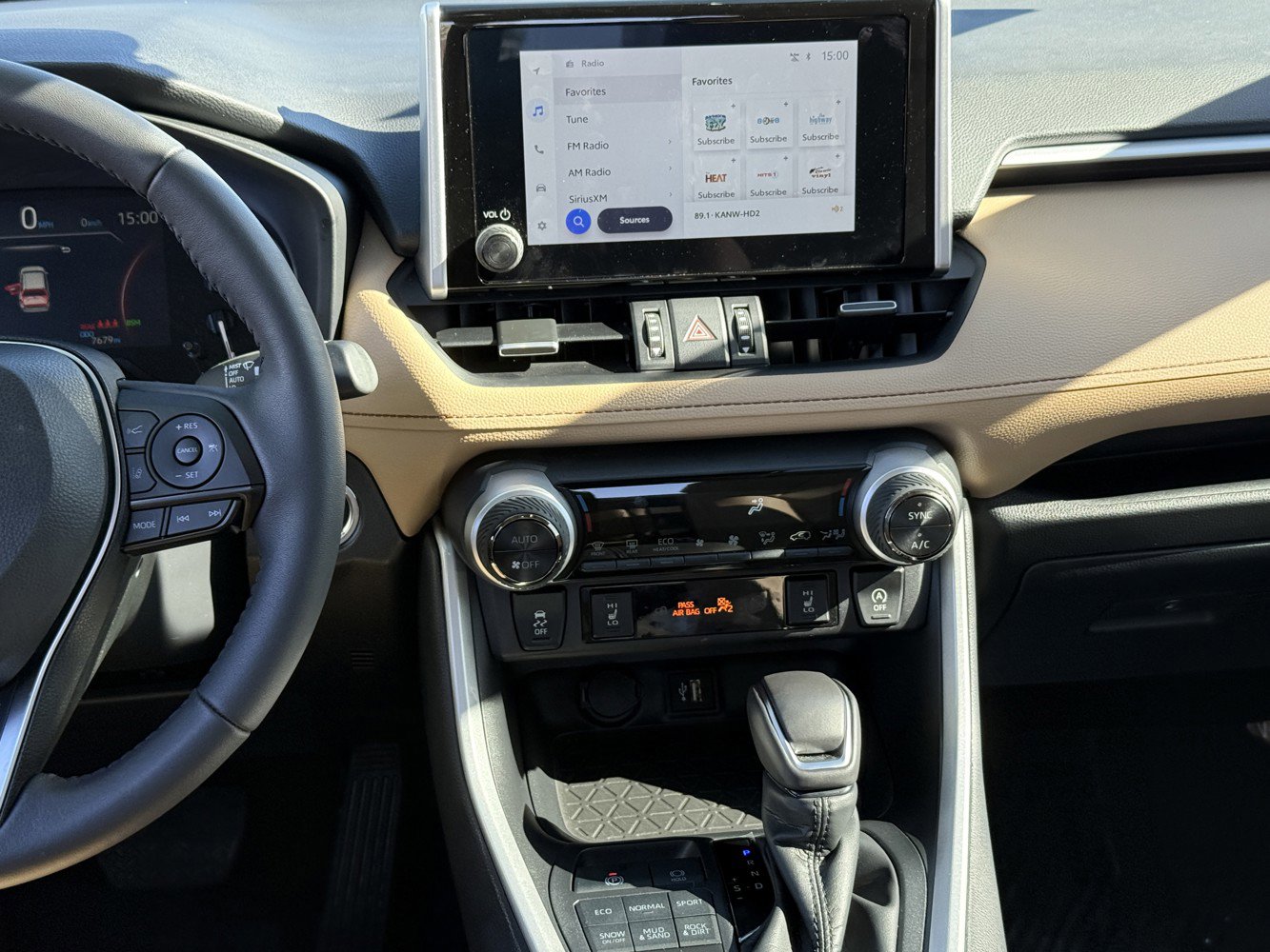 Used 2025 Toyota RAV4 XLE Premium image 22