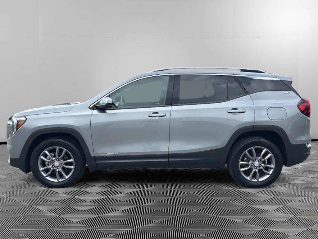 Used 2023 GMC Terrain SLT w/ Tech Package AWD/4WD image 5