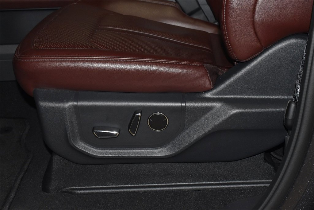 Used 2024 Ford Expedition Limited image 13