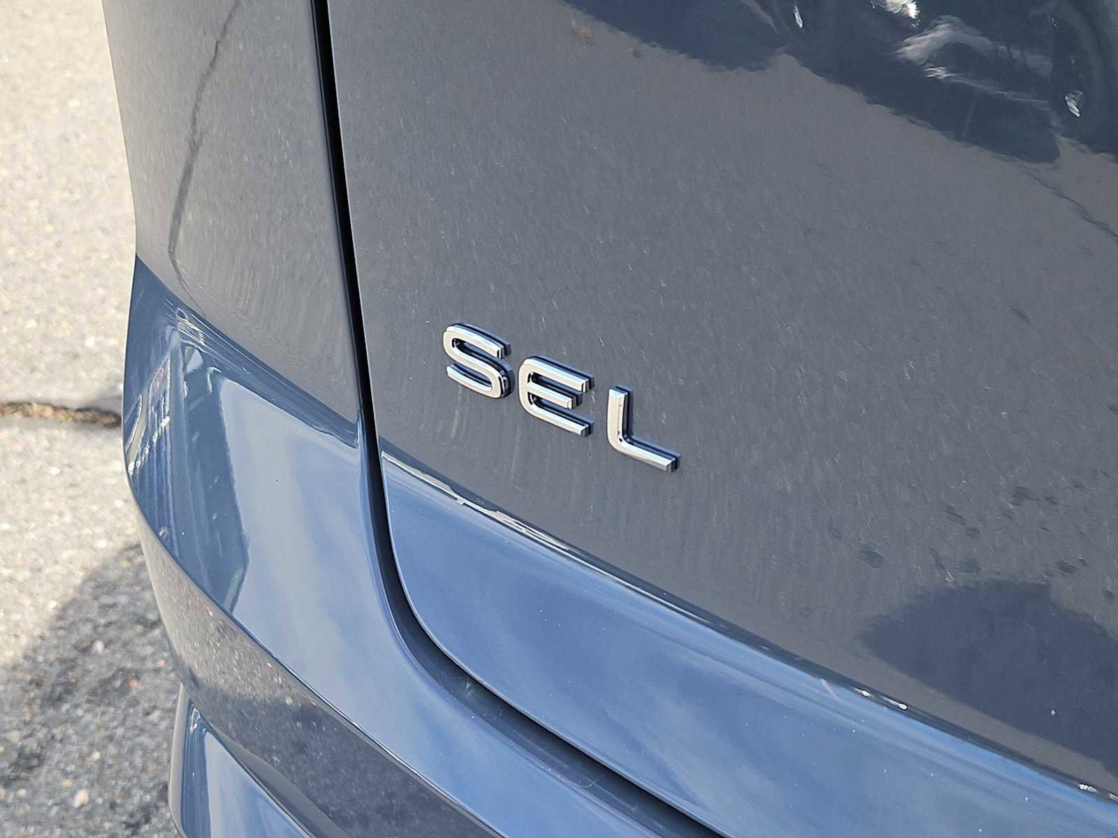 New 2026 Volkswagen Atlas Cross Sport SEL Premium R-Line image 5