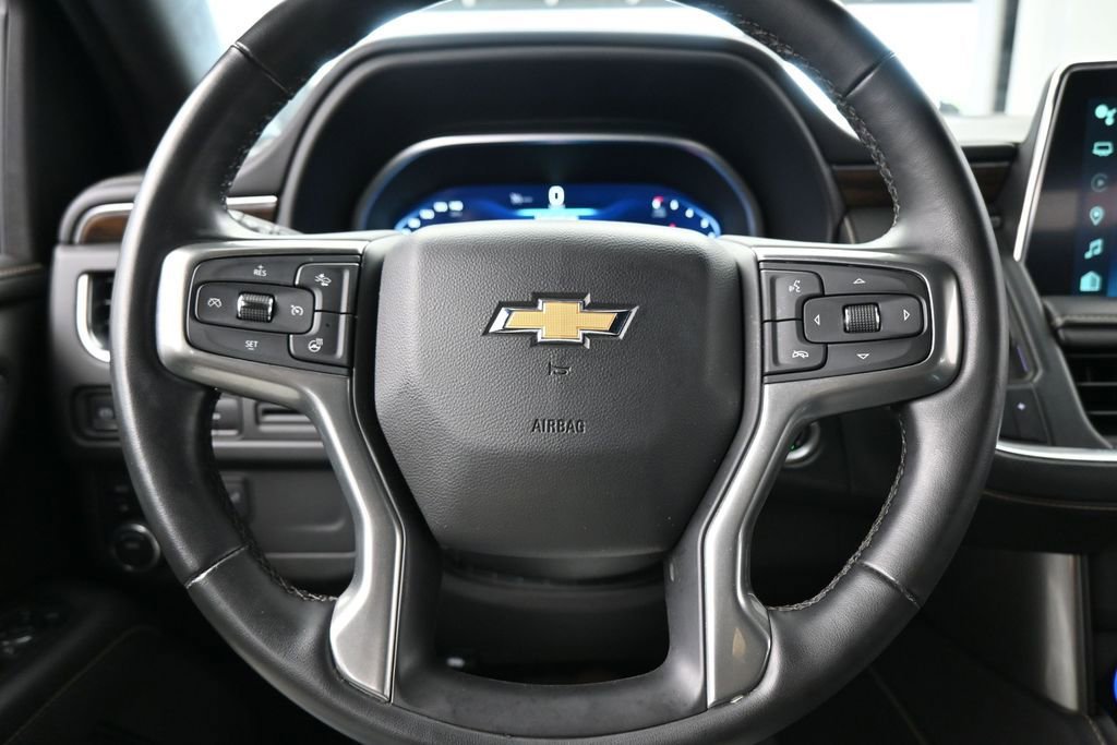 Used 2023 Chevrolet Suburban Premier AWD/4WD image 28