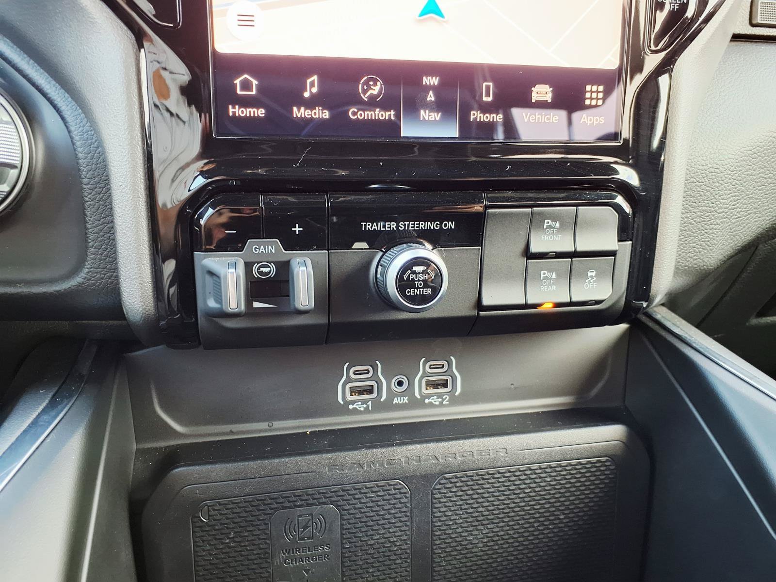Used 2025 RAM 1500 Laramie w/ Sport Appearance Package AWD/4WD image 25