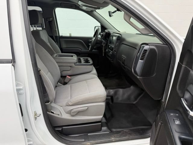 Used 2018 Chevrolet Silverado 1500 Custom RWD image 16