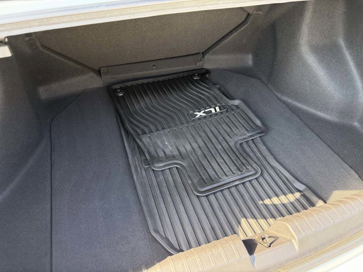 Used 2014 Acura ILX w/ Technology Package image 15