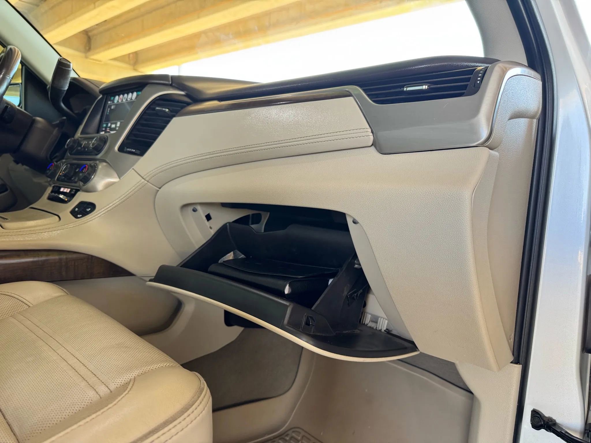 Used 2019 GMC Yukon Denali w/ Denali Ultimate Package image 32