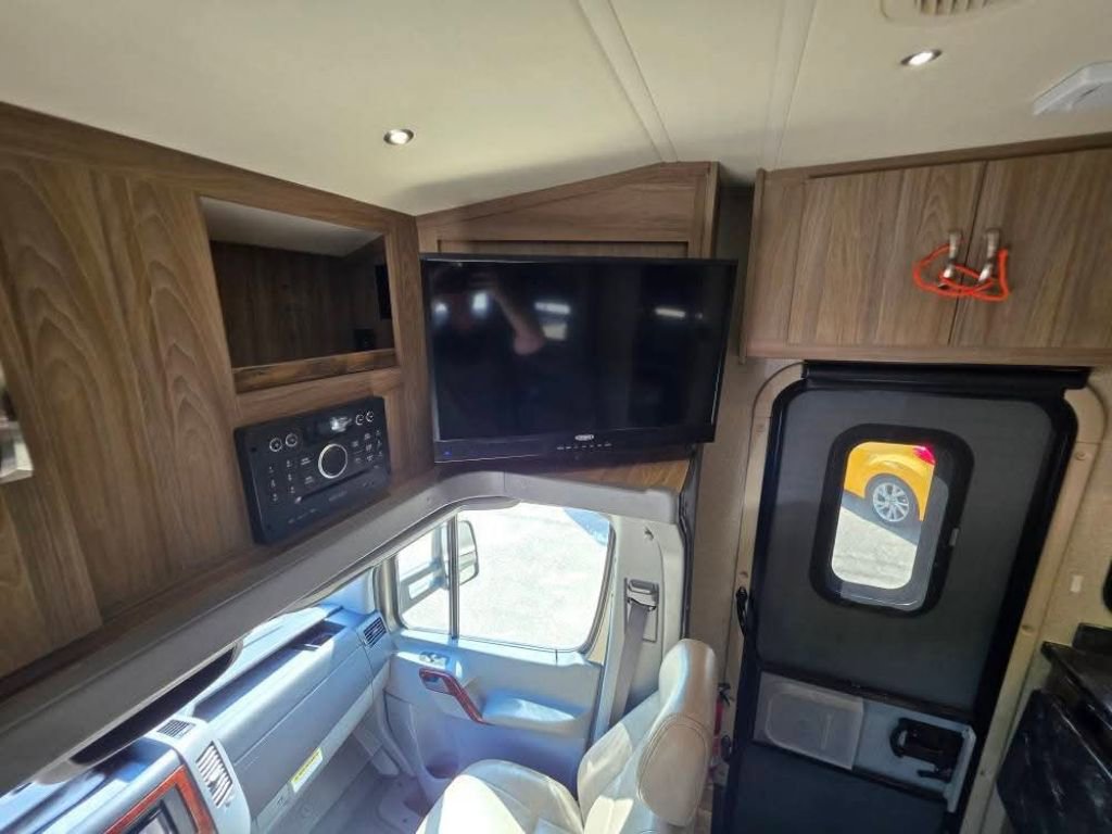 Used 2016 Mercedes-Benz Sprinter 3500 image 57