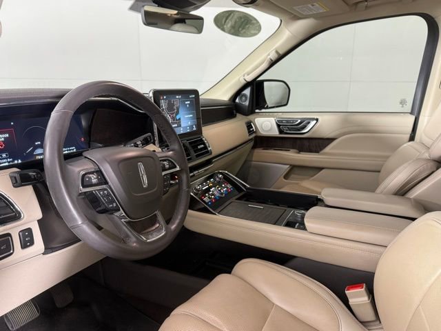 Used 2020 Lincoln Navigator L Reserve w/ Luxury Package AWD/4WD image 15